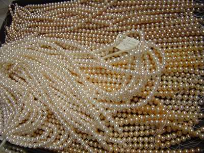rose pearl necklace