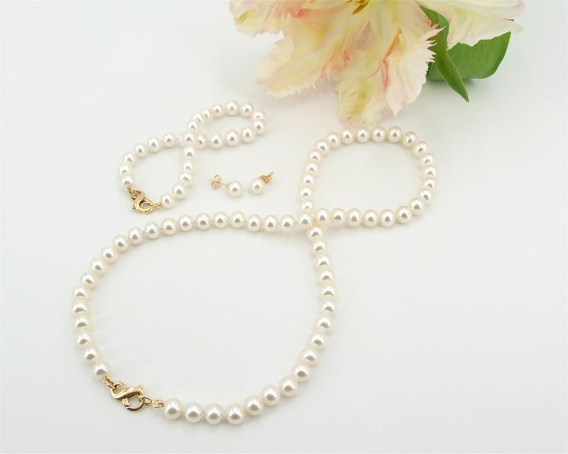 Freshwater Cultured Pearl Set at SelecTraders