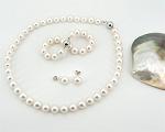 White Freshwater<br>cultured pearls<br>9.5 - 10.5 mm