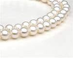 Double strand pearl necklace at SelecTraders