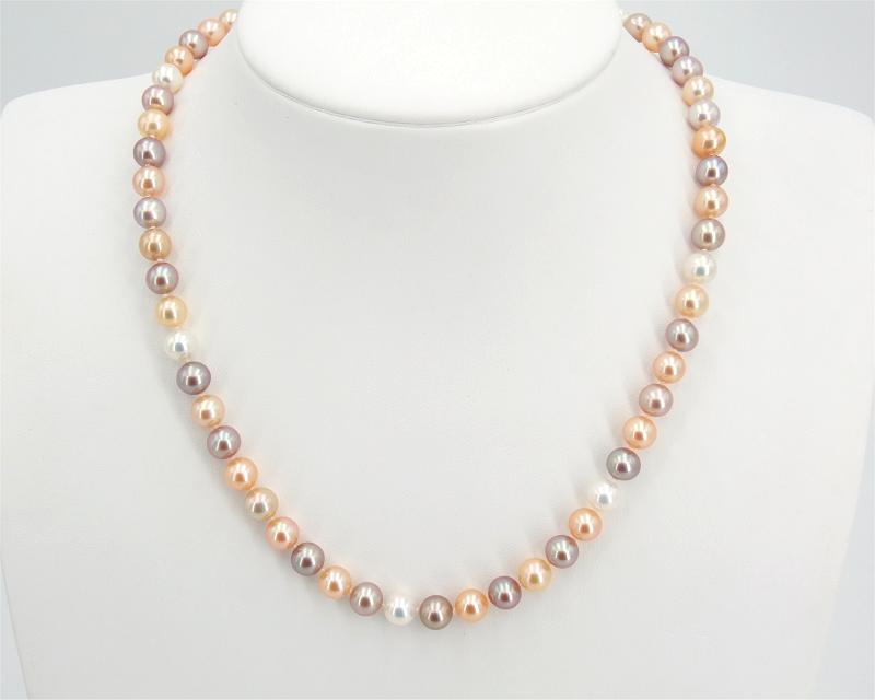Multicolour pearl necklace at SelecTraders