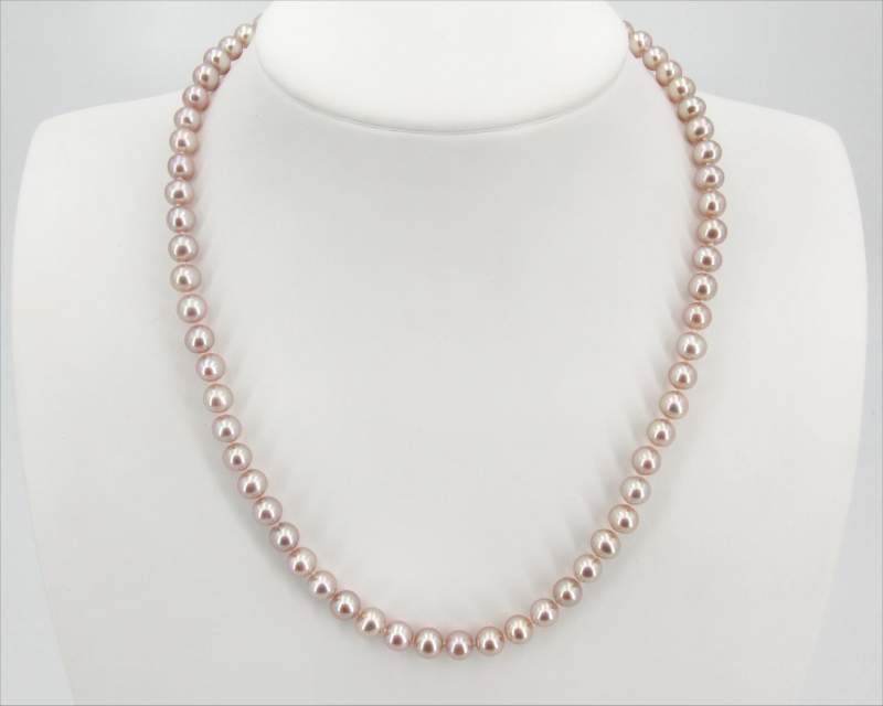Freshwater pearl pendant from Selectraders