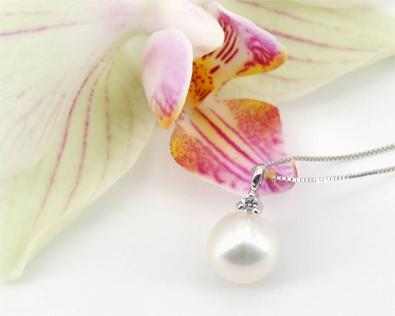 Jewellery Pearl Pendant at Selectraders
