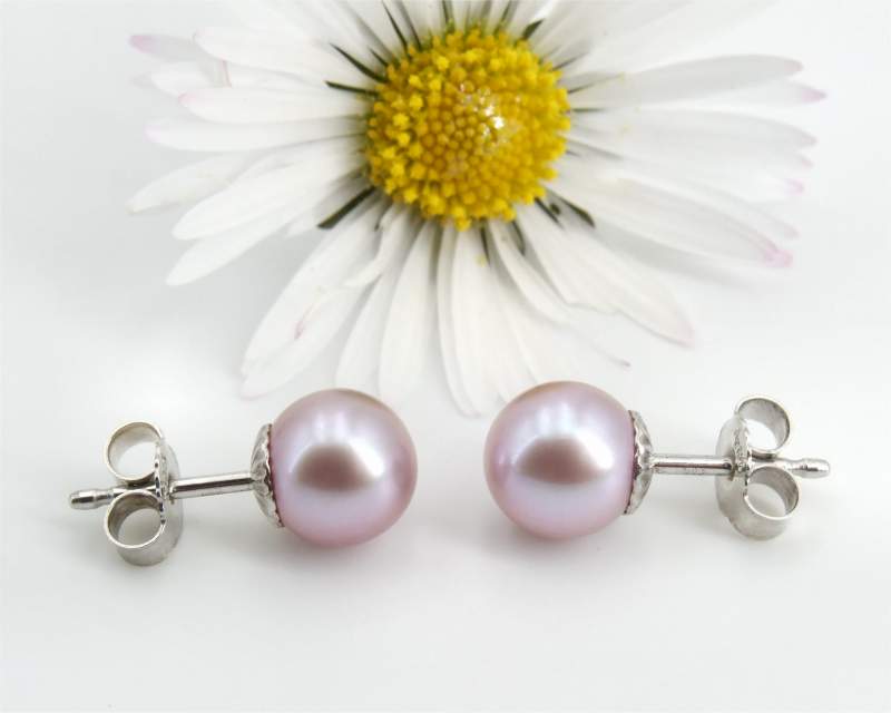 Lavender pearl ear studs from Selectraders