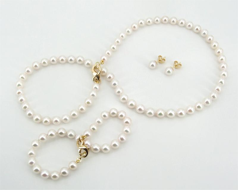 Pearl Jewelry at SelecTraders