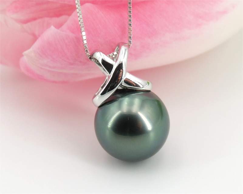 Tahitian pearl pendant at Selectraders