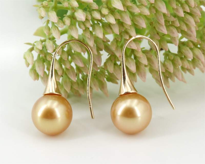 Golden South Sea pearl earstuds from Selectraders
